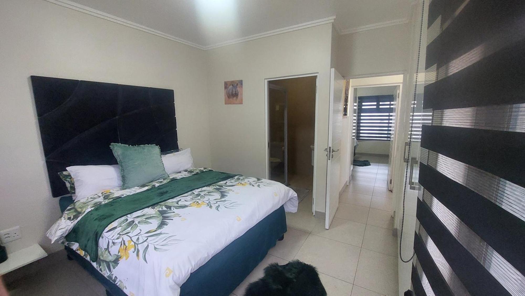 Umhlanga Rox - 2 Bedroom With Sea View