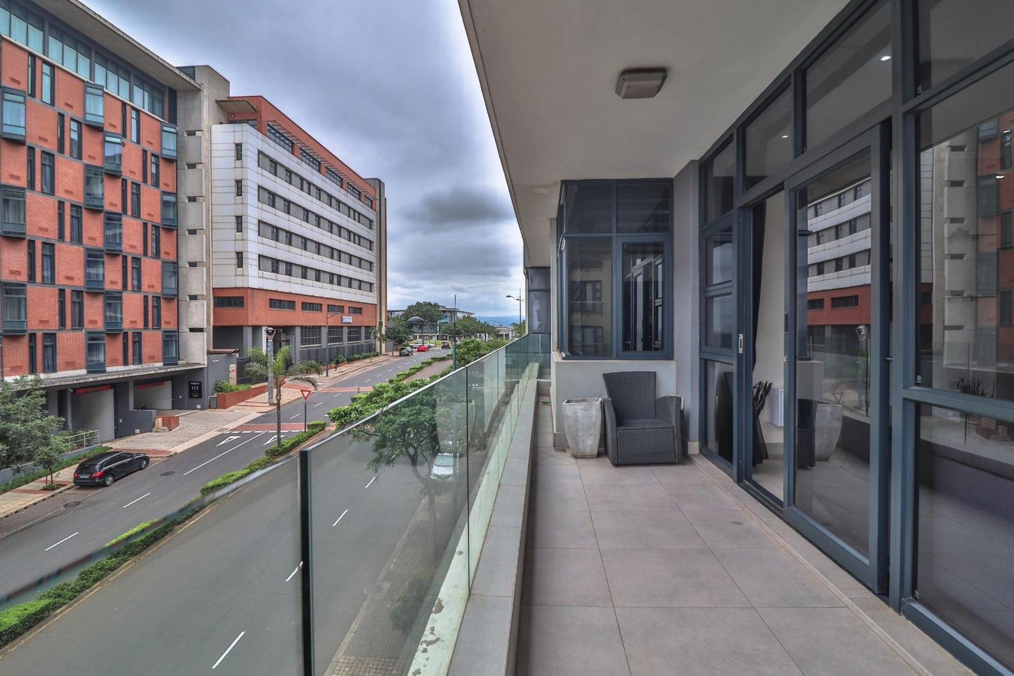 Apartment Umhlanga Rox - 2 Bedroom With Sea View *