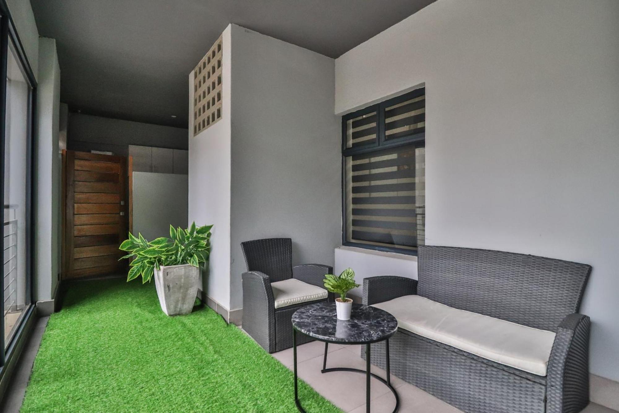 Umhlanga Rox - 2 Bedroom With Sea View * Durban